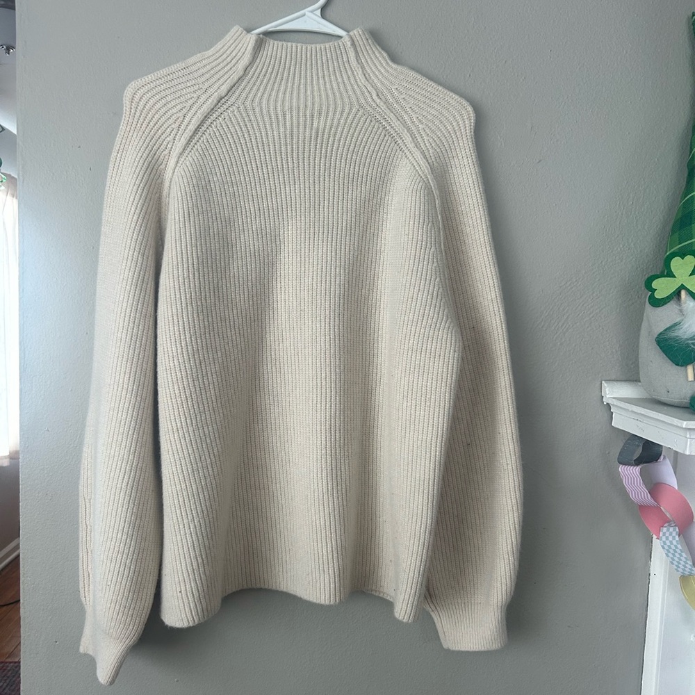 H&M Cream Ribbed Knit Sweater Women’s Medium Mock Neck Cozy Minimalist